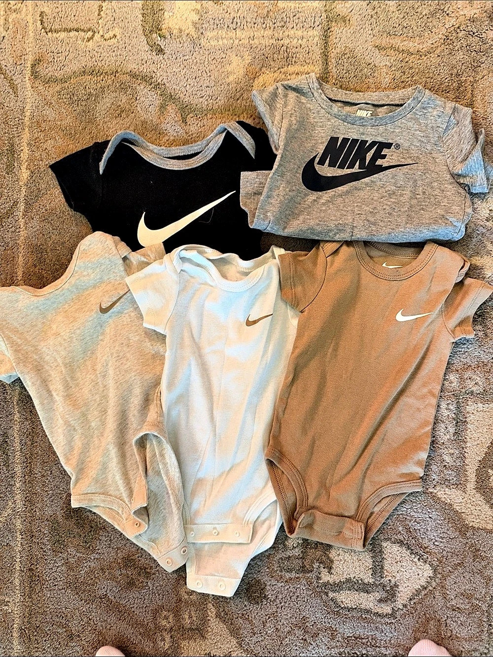 Nike Infant Bodysuit Bundle Set Gray & Black 6-12m